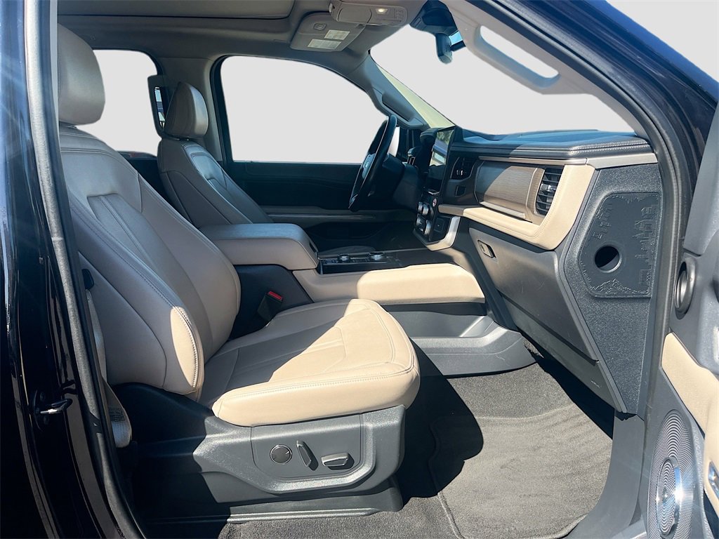 Used 2024 Ford Expedition Max Limited image 31