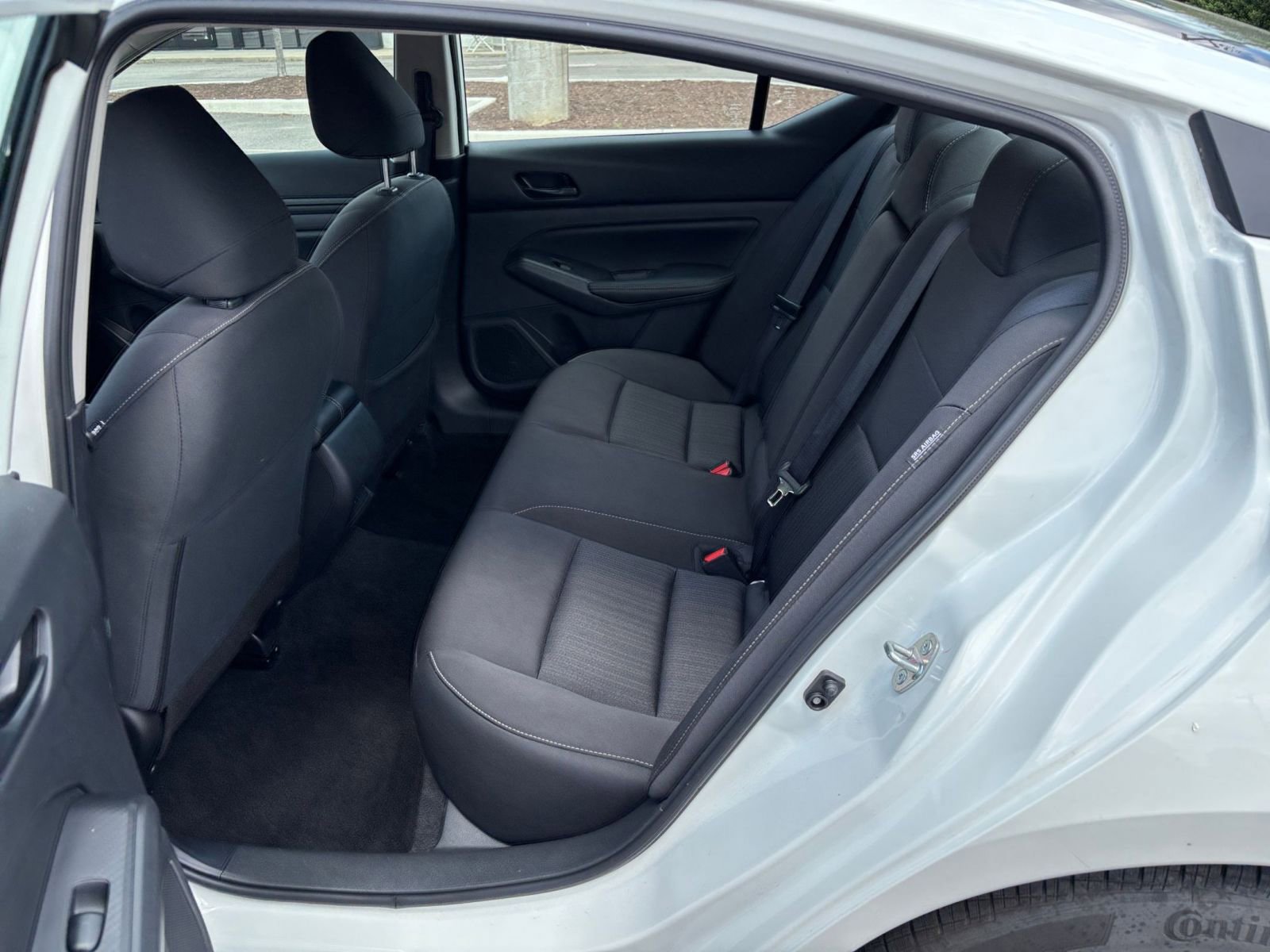 Used 2025 Nissan Altima 2.5 SV FWD image 27