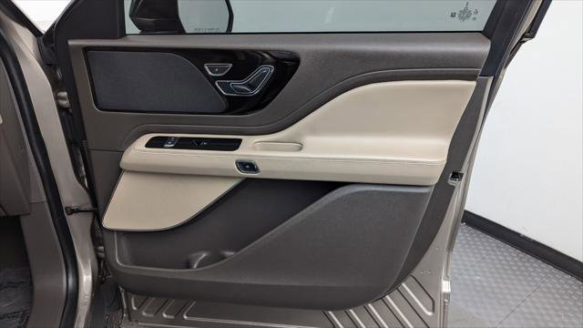 Used 2021 Lincoln Aviator 2WD image 21