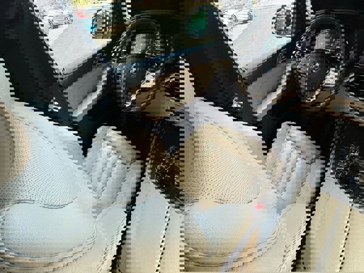 Used 2021 BMW X7 xDrive40i w/ Executive Package image 52