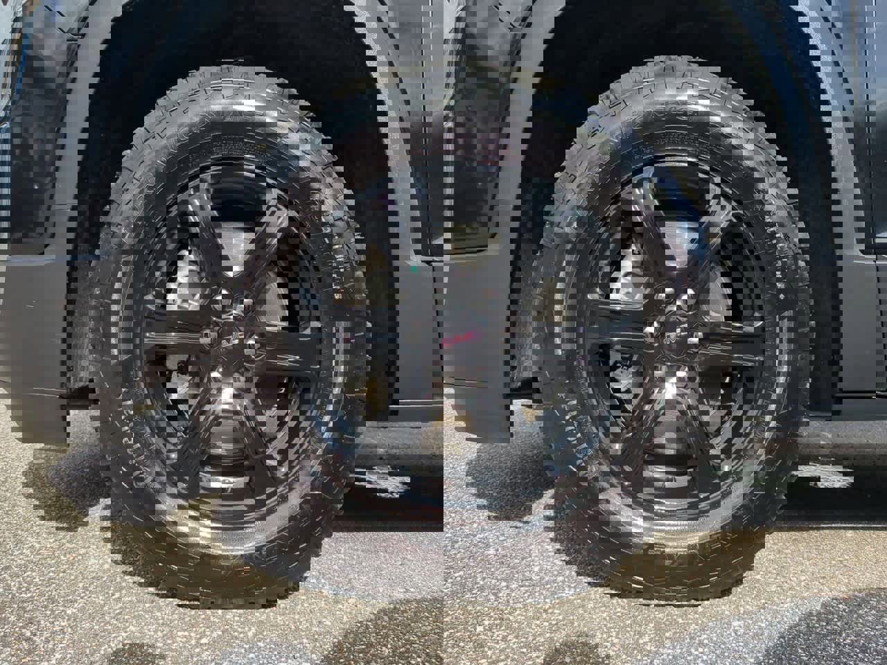 Used 2023 GMC Acadia AT4 w/ Technology Package image 14