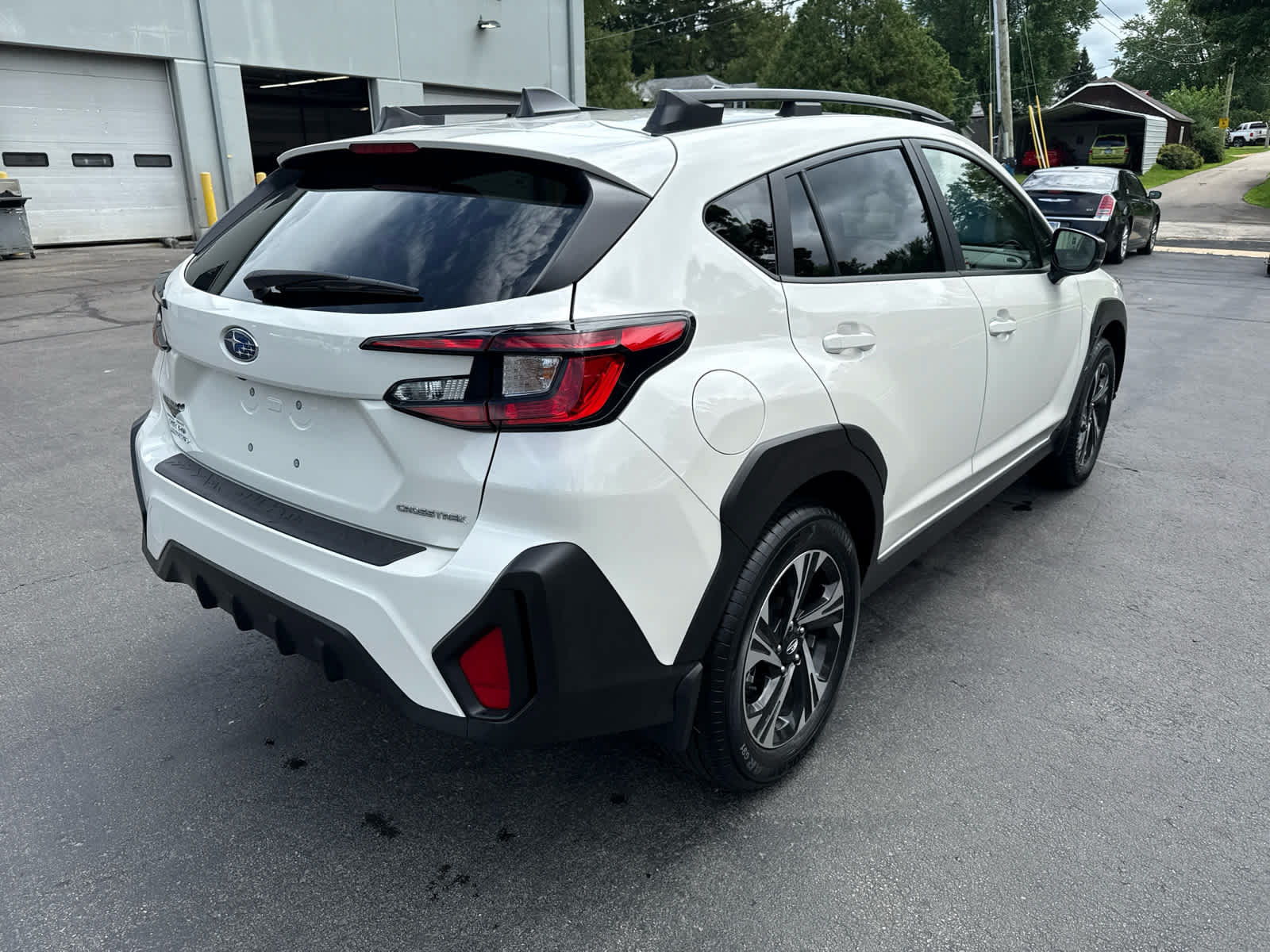 Used 2024 Subaru Crosstrek 2.0i Premium AWD/4WD image 3