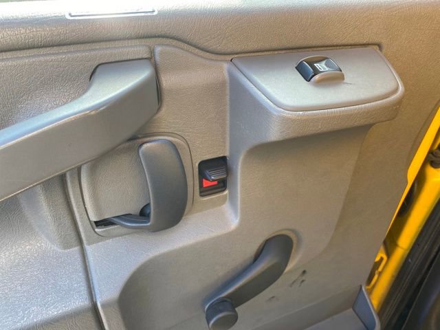 Used 2017 GMC Savana 3500 Extended image 15