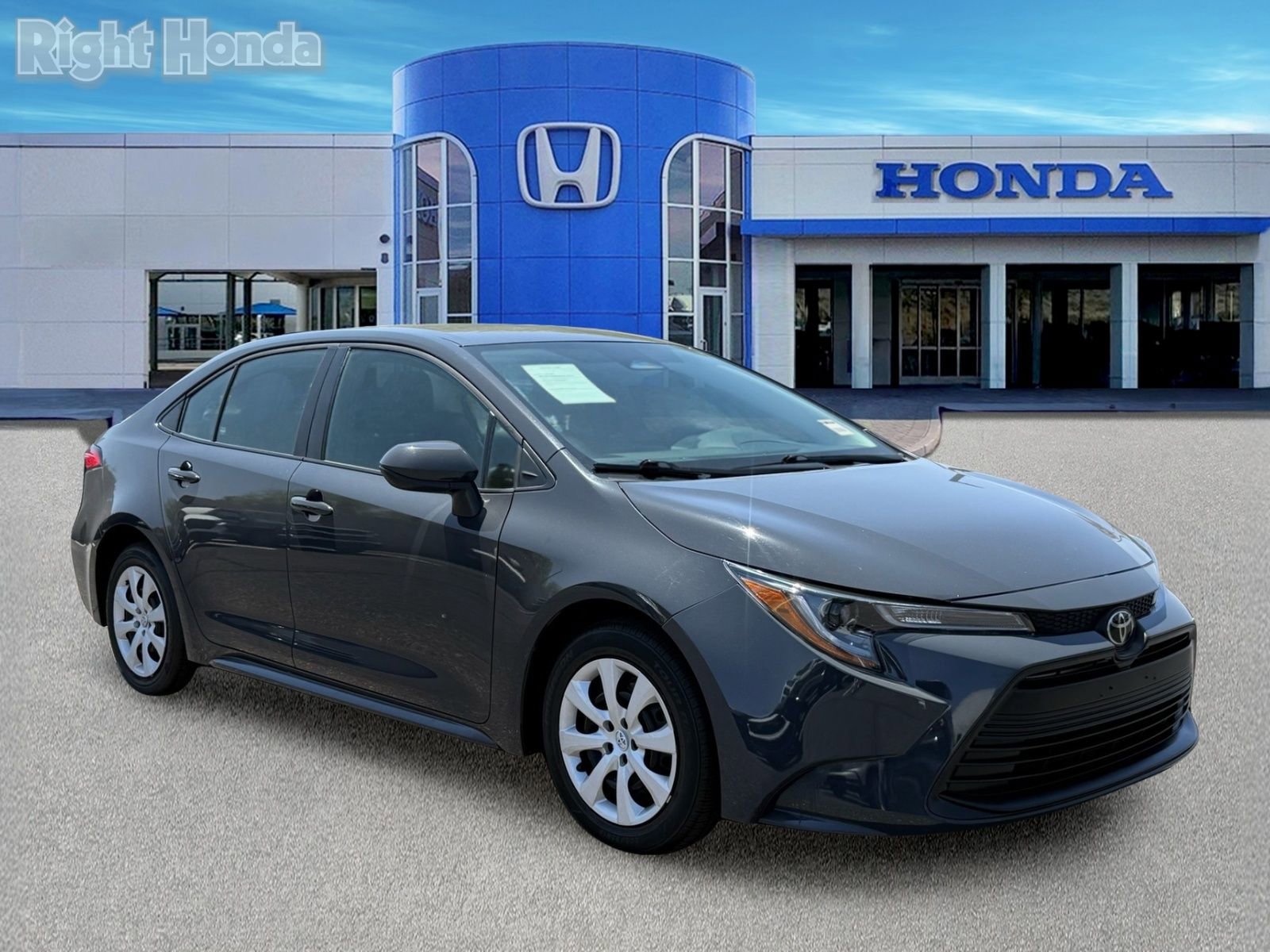 Used 2024 Toyota Corolla LE FWD image 10