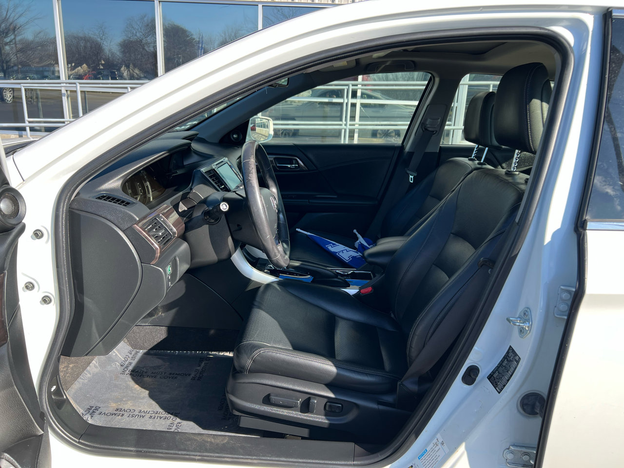 Used 2017 Honda Accord Touring image 11