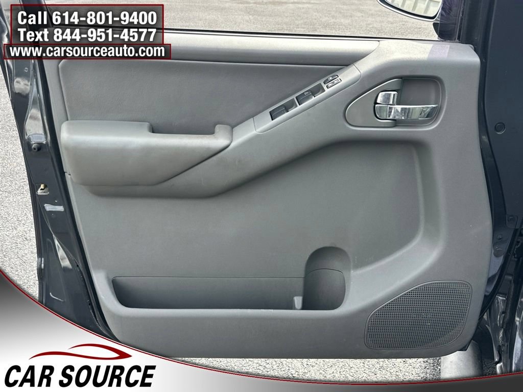 Used 2012 Nissan Frontier SL w/ Moonroof Pkg AWD/4WD image 11