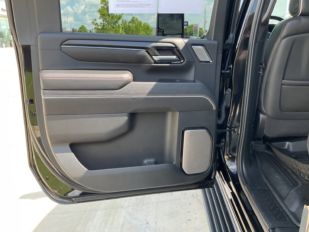 Used 2025 GMC Sierra 2500 AT4X AWD/4WD image 12