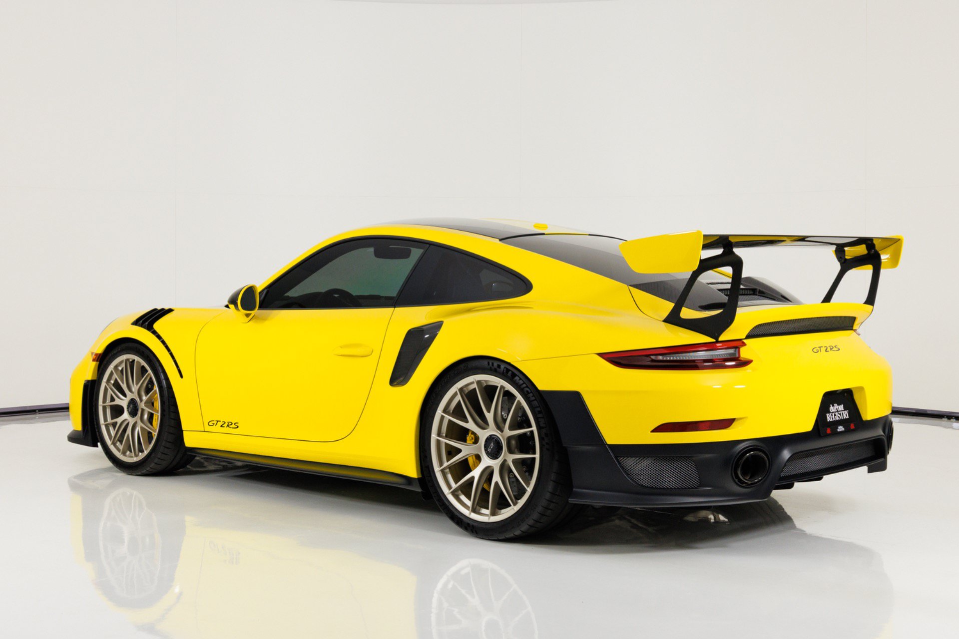 Used 2018 Porsche 911 GT2 RS w/ Weissach Package RWD image 5