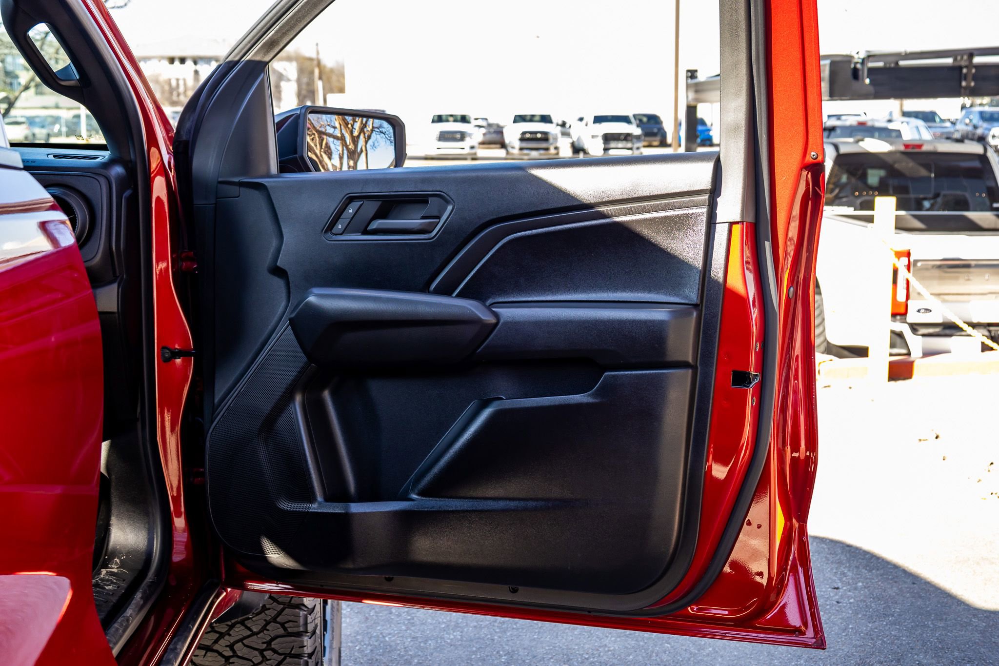 Used 2023 Chevrolet Colorado Trail Boss w/ Technology Package AWD/4WD image 34