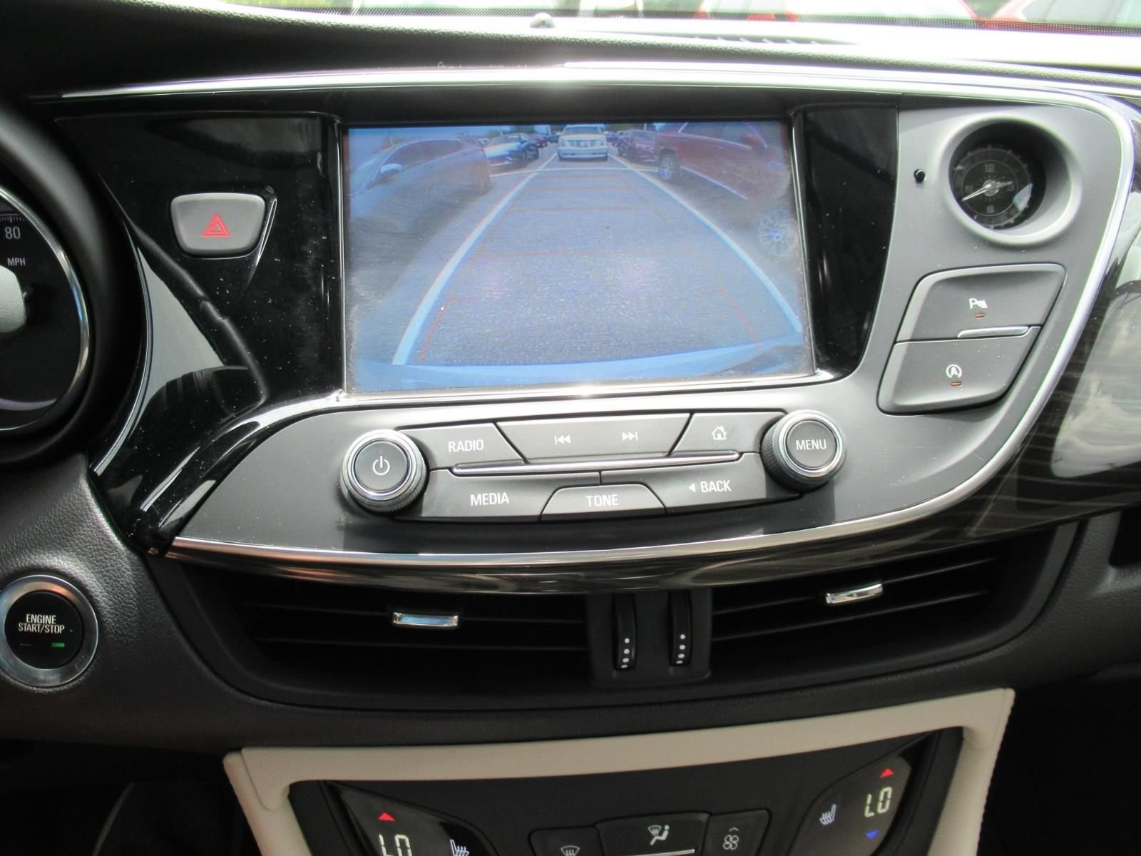 Used 2020 Buick Envision Essence FWD image 28