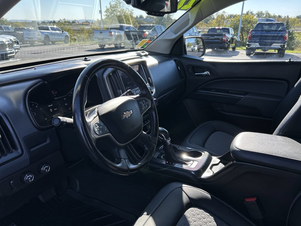 Used 2022 Chevrolet Colorado Z71 AWD/4WD image 25