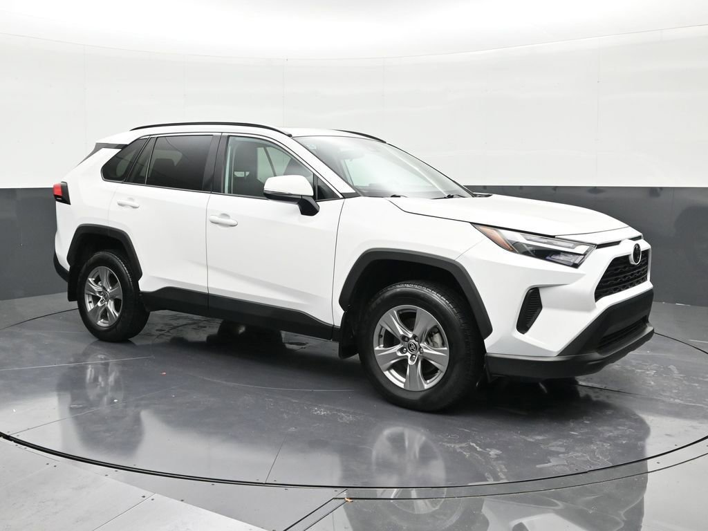 Used 2024 Toyota RAV4 XLE w/ Convenience Package image 7