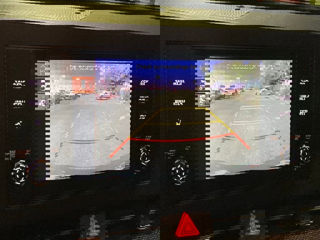 Used 2025 Kia Sportage LX image 20