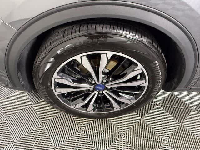 Used 2021 Ford Escape SE w/ SE Sport Appearance Package FWD image 13