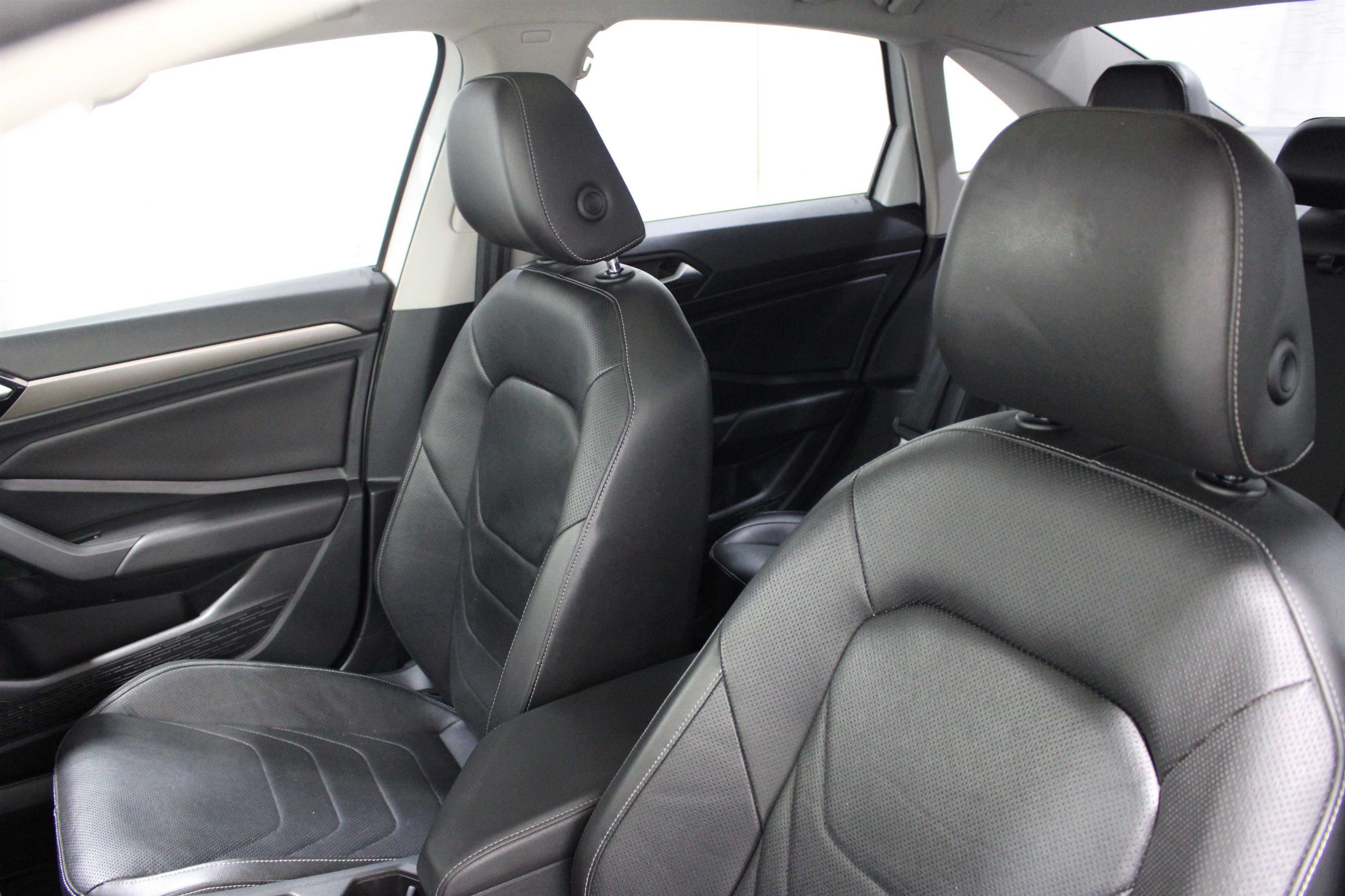 Used 2019 Volkswagen Jetta SEL Premium FWD image 4