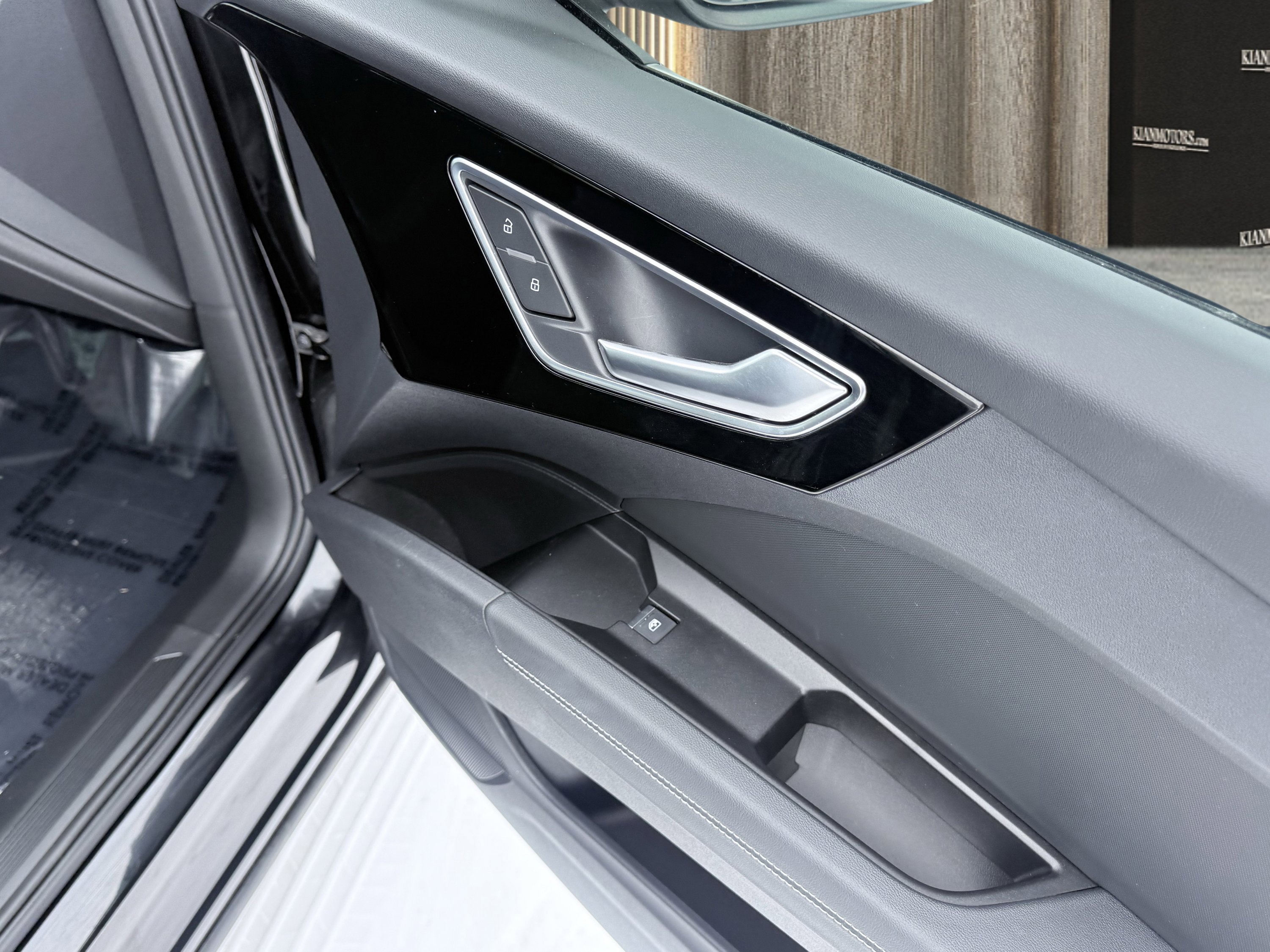 Used 2023 Audi Q4 e-tron Premium Plus w/ Premium Plus image 10