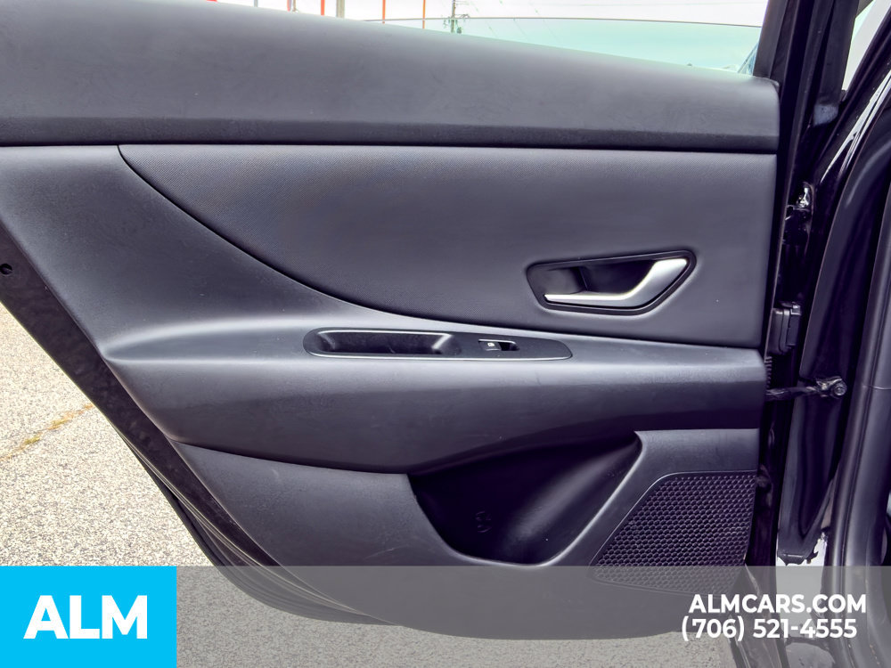 Used 2022 Hyundai Elantra Limited FWD image 10
