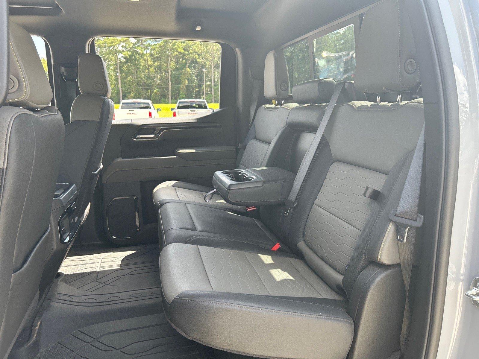 Used 2024 Chevrolet Silverado 1500 ZR2 w/ Technology Package AWD/4WD image 19