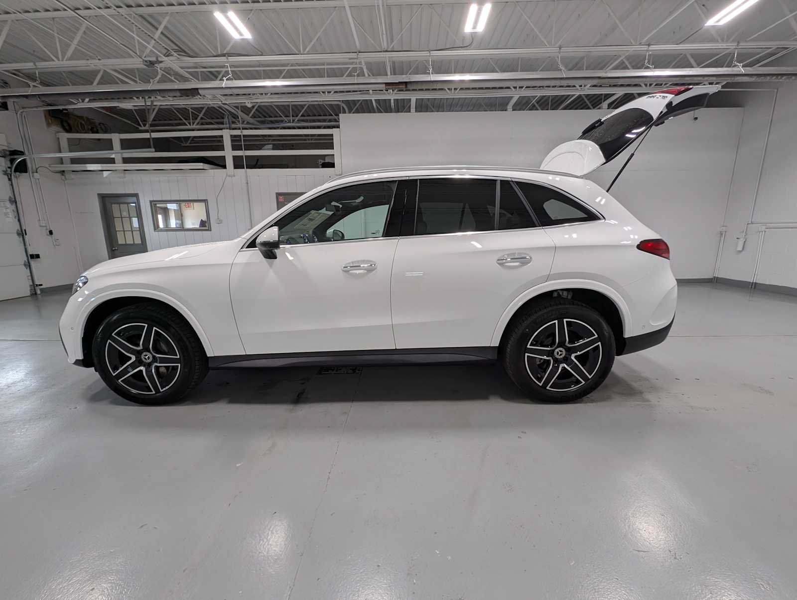 New 2027 Mercedes-Benz GLC 300 4MATIC image 10