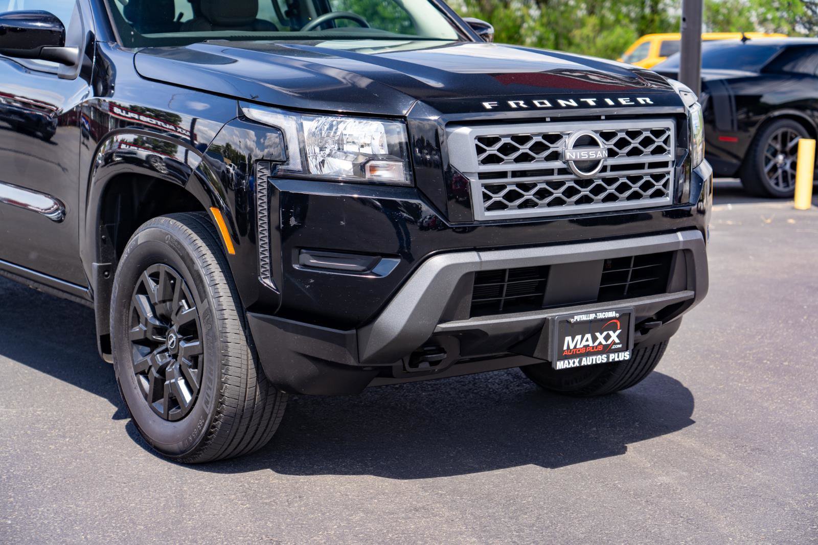Used 2022 Nissan Frontier SV AWD/4WD image 6