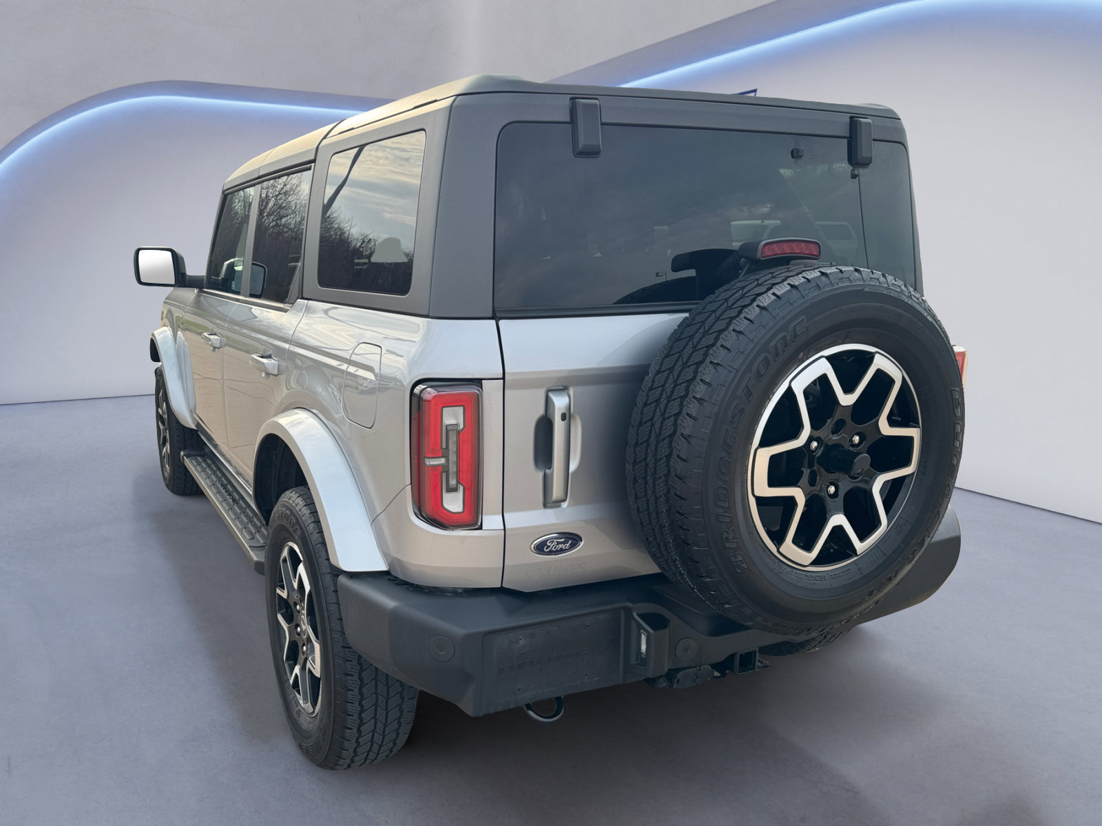 Used 2024 Ford Bronco Outer Banks AWD/4WD image 3