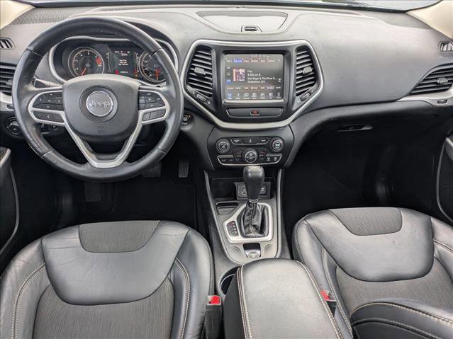 Used 2018 Jeep Cherokee Latitude Plus w/ Comfort/Convenience Group image 17