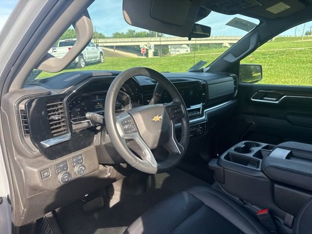 Used 2024 Chevrolet Silverado 1500 LT w/ Safety Package AWD/4WD image 10