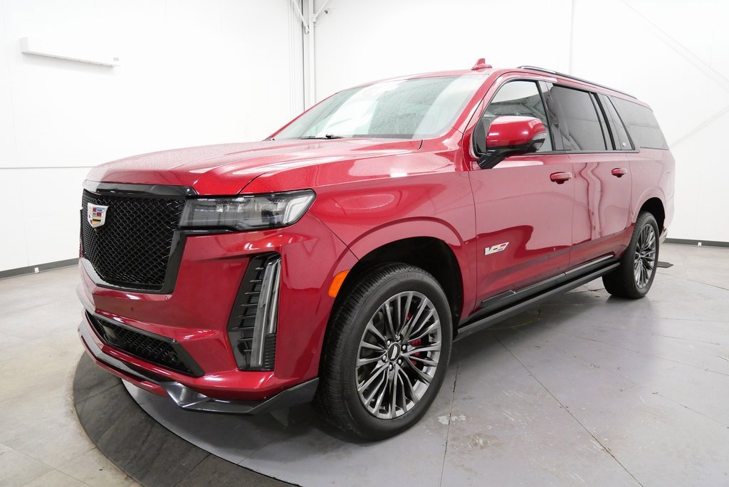 Used 2023 Cadillac Escalade ESV V image 3