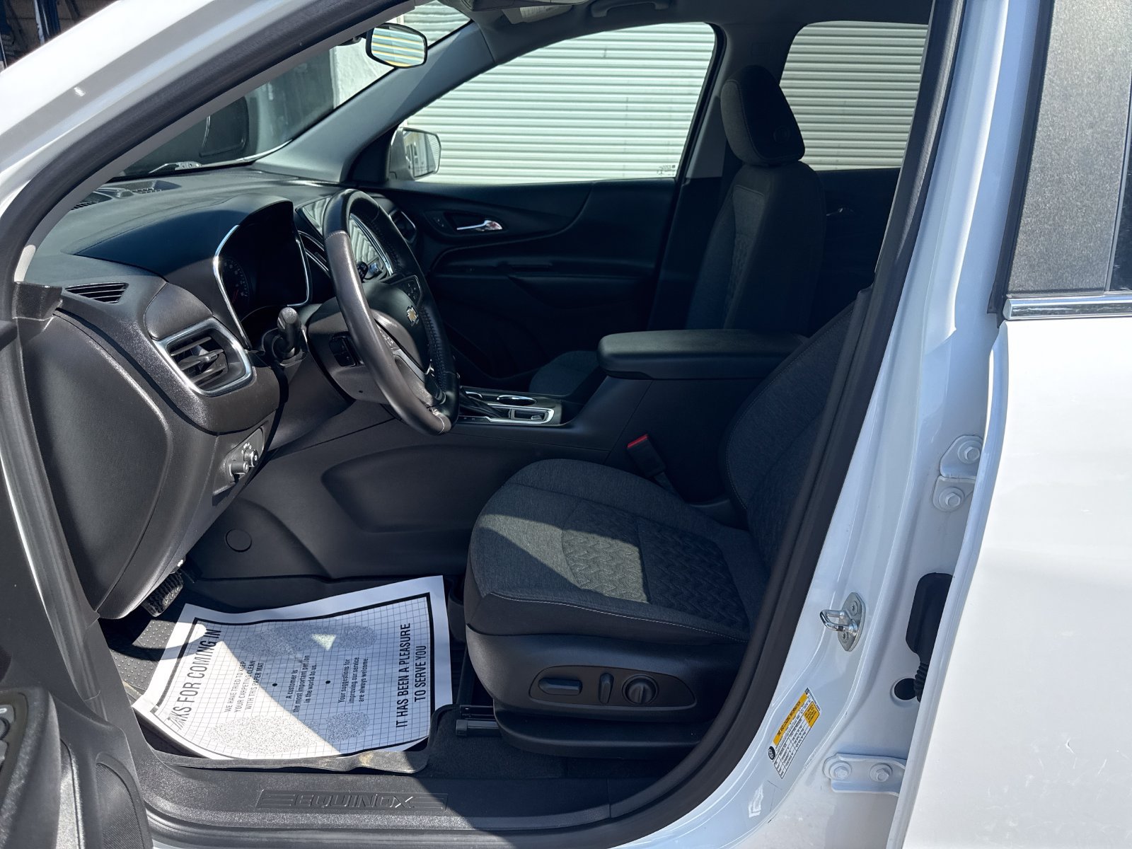 Used 2022 Chevrolet Equinox LT FWD image 9