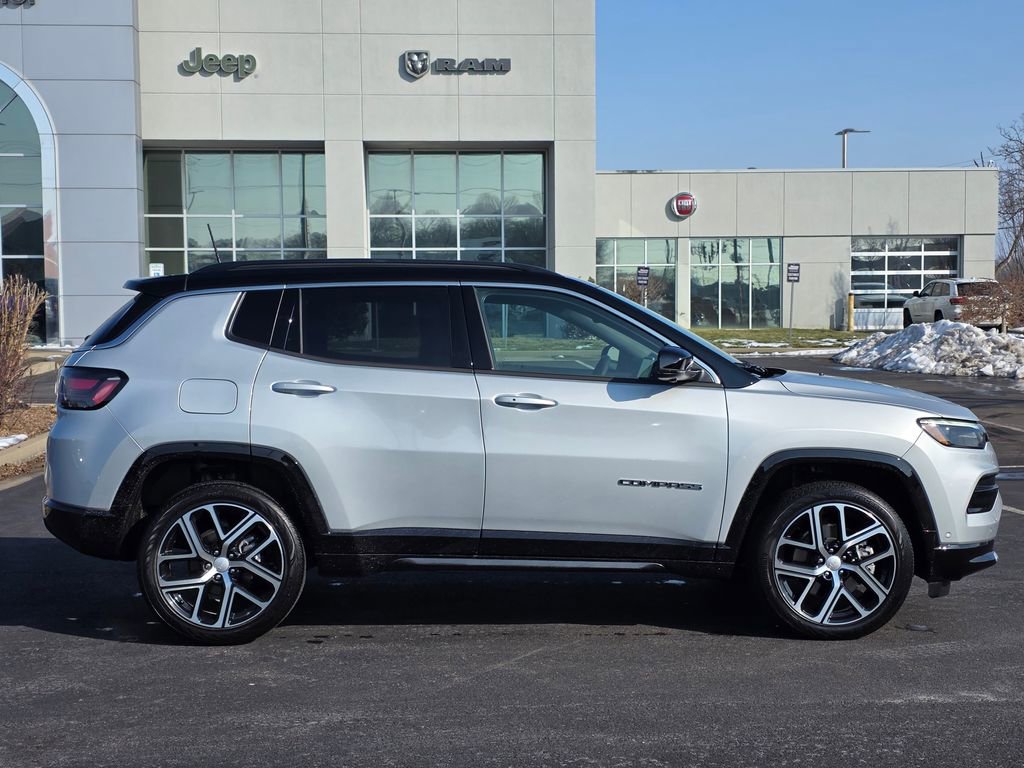 Used 2024 Jeep Compass Limited w/ Elite Group image 4