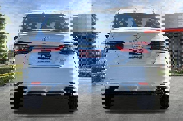 Used 2024 Toyota Camry SE image 5