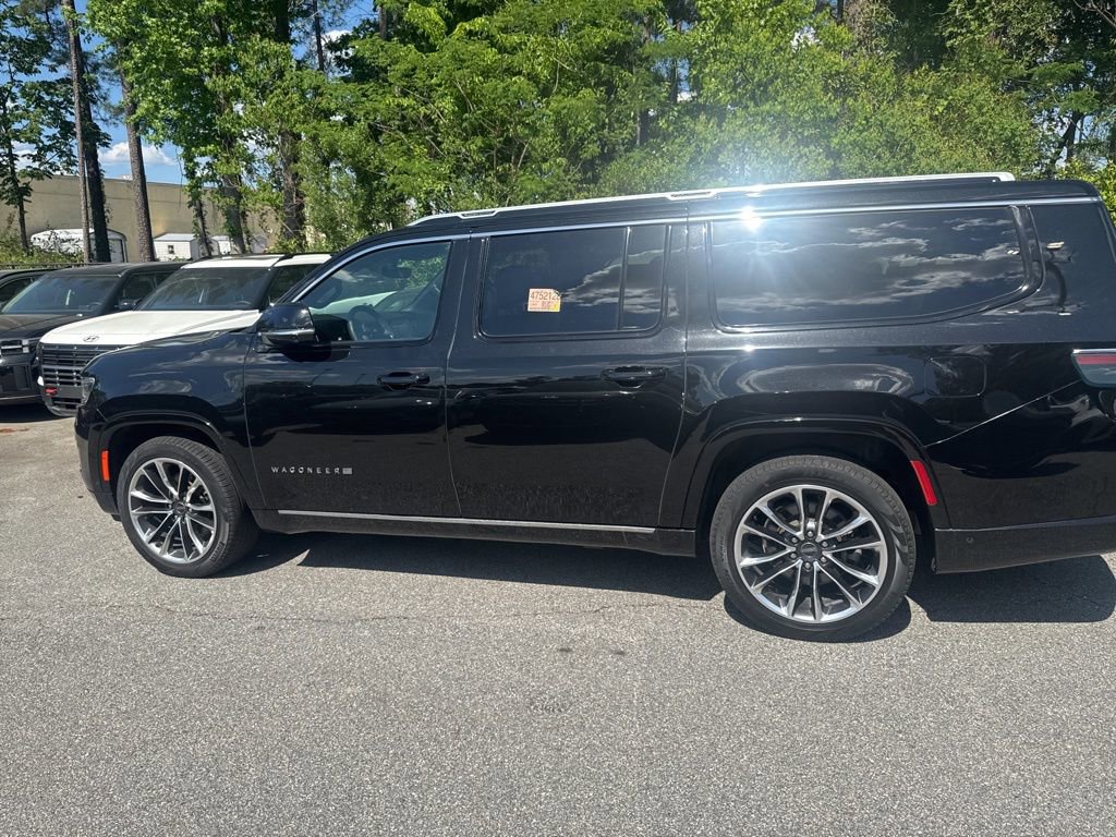 Used 2023 Jeep Wagoneer L Series III w/ Premium Group I image 13