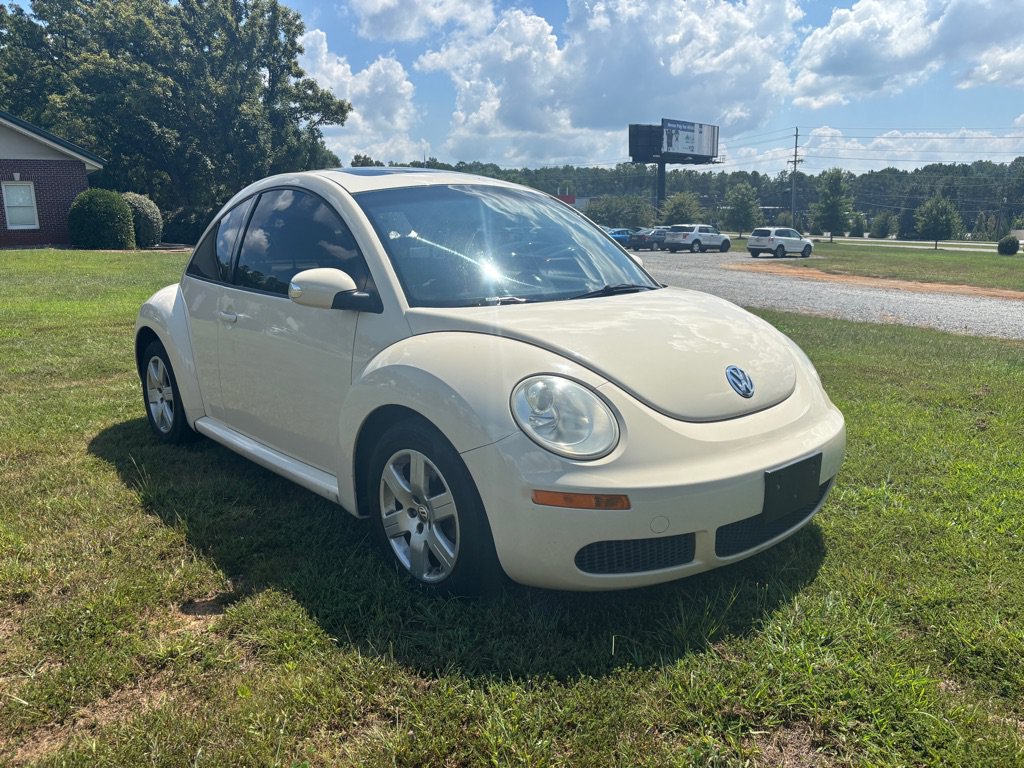 Used 2007 Volkswagen Beetle Coupe w/ Package 1 FWD image 3
