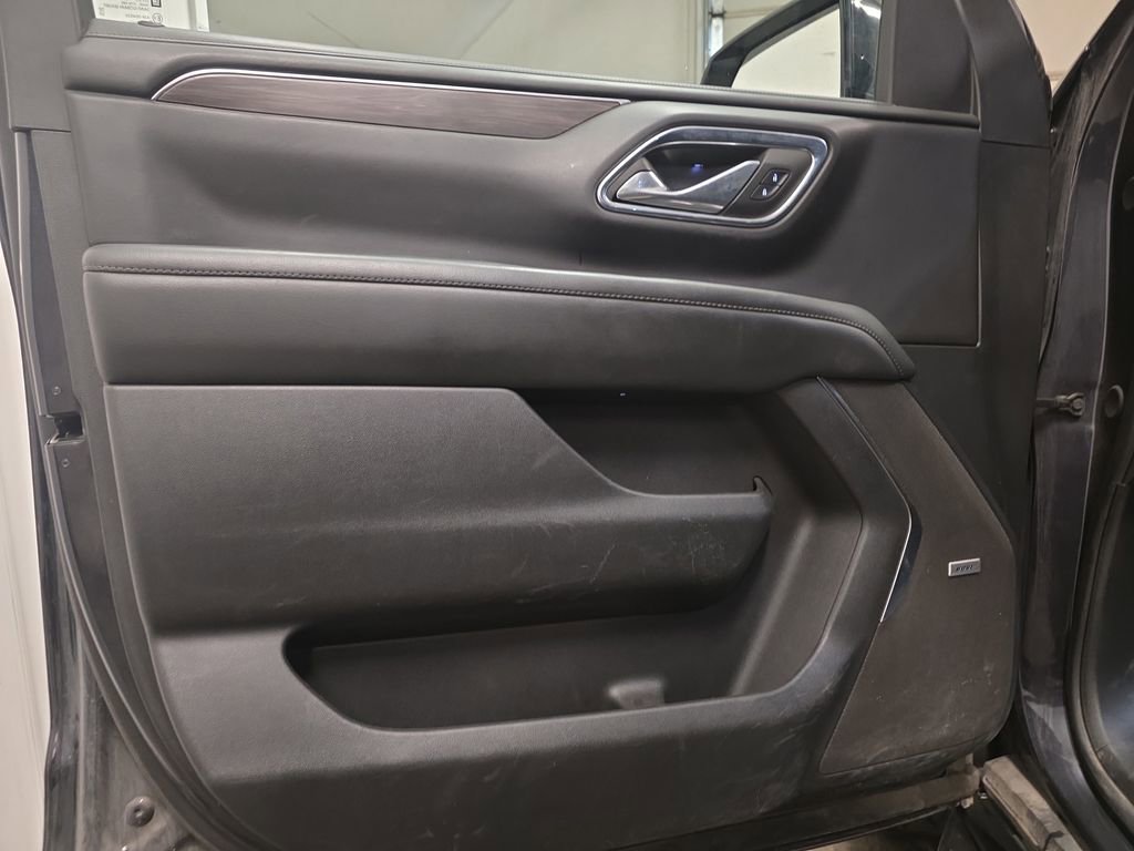 Used 2024 Chevrolet Suburban LT AWD/4WD image 21