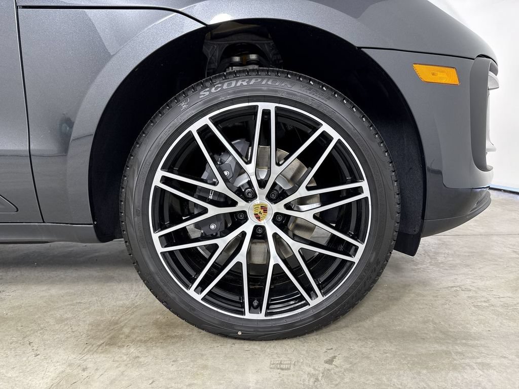 New 2026 Porsche Macan AWD/4WD image 15
