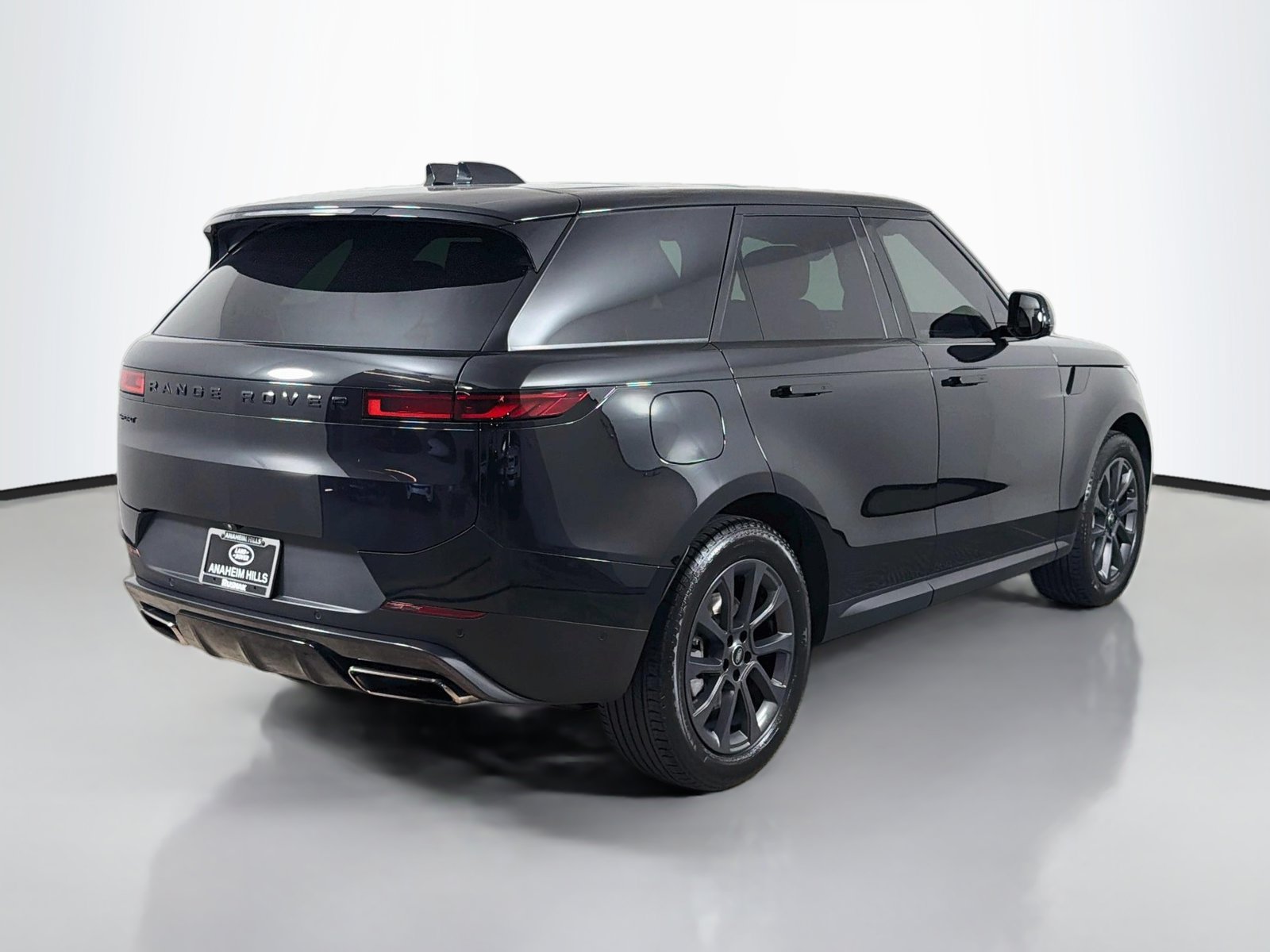 Used 2024 Land Rover Range Rover Sport SE AWD/4WD image 5