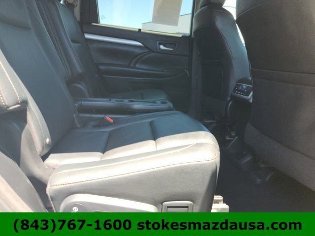 Used 2016 Toyota Highlander XLE AWD/4WD image 28