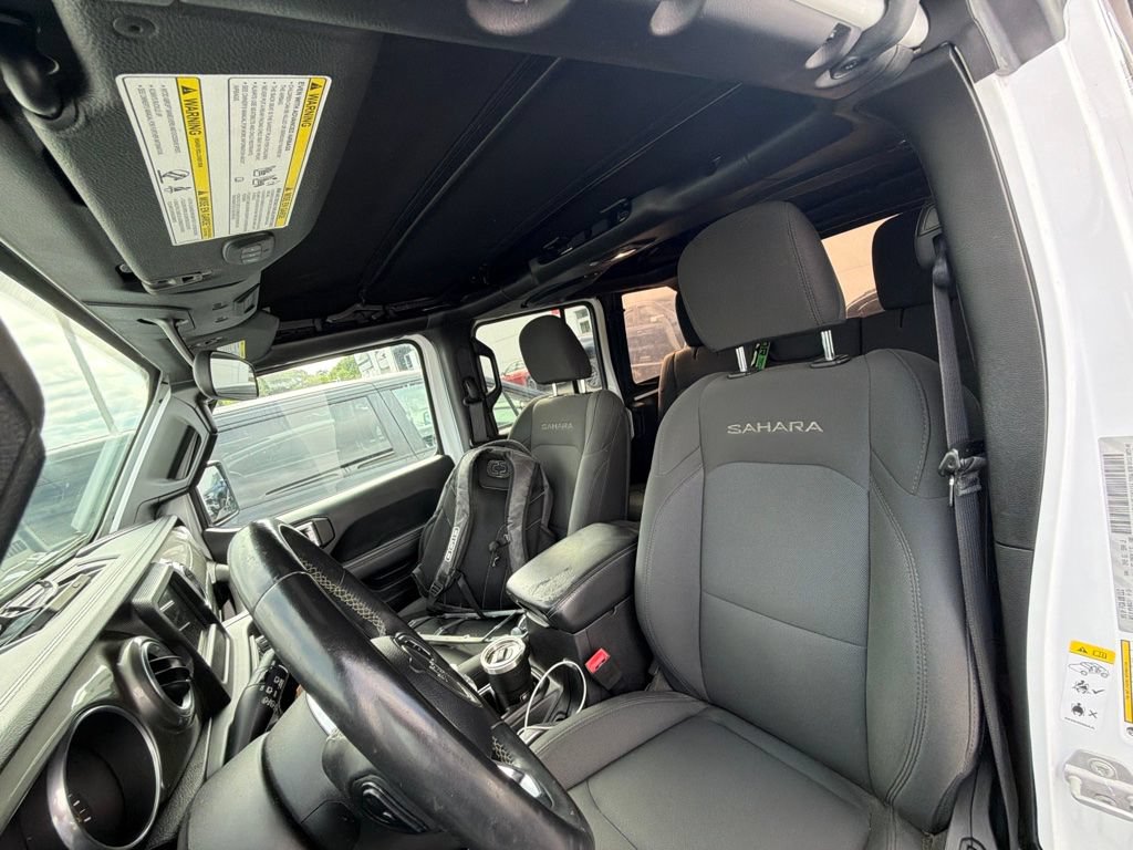 Used 2018 Jeep Wrangler Unlimited Sahara w/ Dual Top Group AWD/4WD image 6