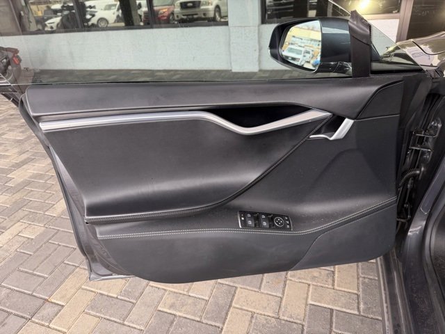 Used 2015 Tesla Model S 90D image 6