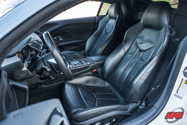 Used 2018 Audi R8 V10 w/ Premium Package image 4