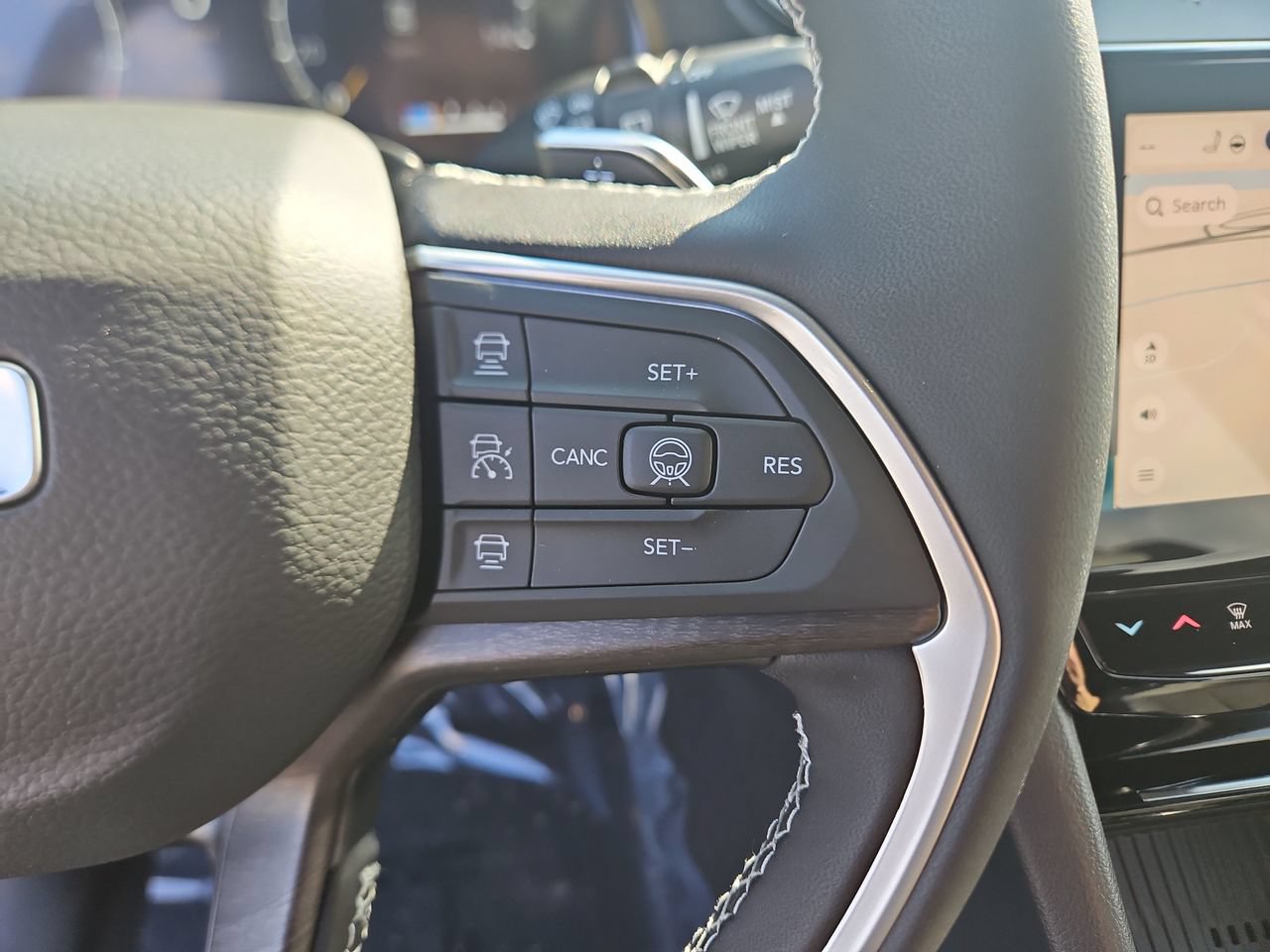 New 2026 Jeep Grand Cherokee Altitude AWD/4WD image 27