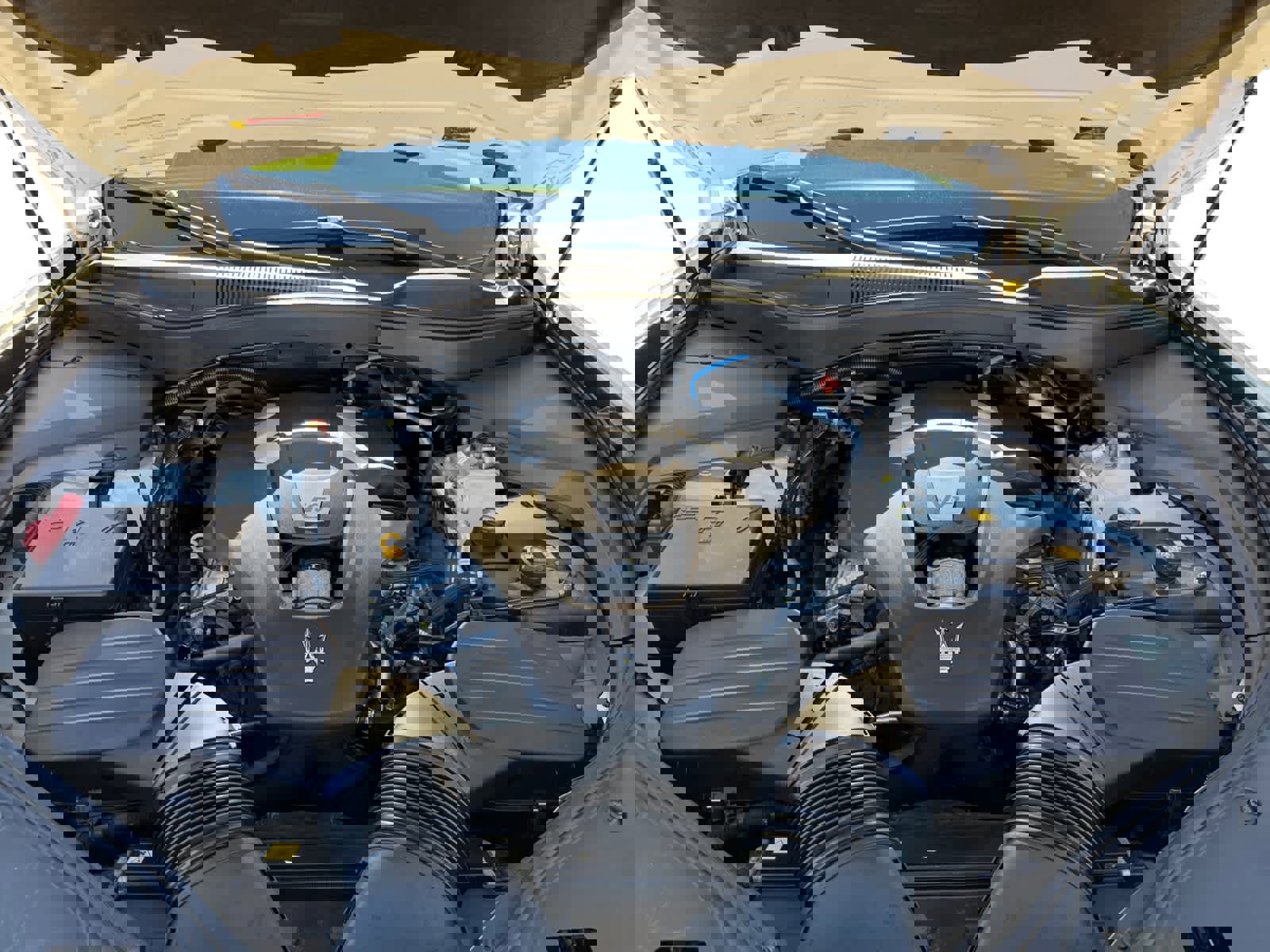 Used 2024 Maserati Levante GT Ultima image 9