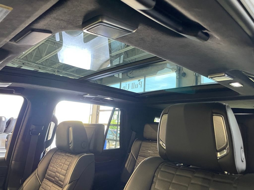 Used 2023 Cadillac Escalade Sport Platinum w/ LPO, ONYX Package AWD/4WD image 52