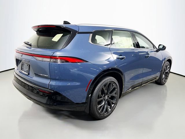 New 2025 Toyota Crown Signia image 3