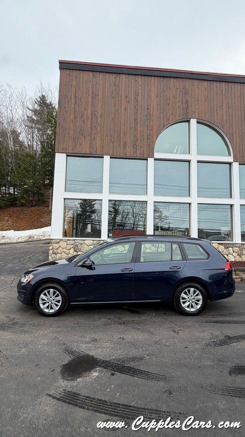 Used 2016 Volkswagen Golf S image 27