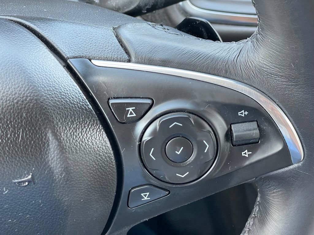 Used 2021 Buick Enclave Essence FWD image 14