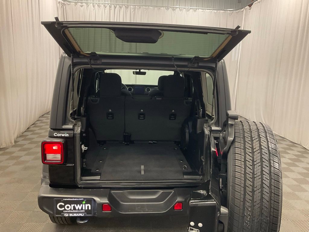 Used 2023 Jeep Wrangler Sahara image 9