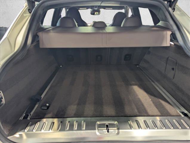 Used 2021 Aston Martin DBX image 6