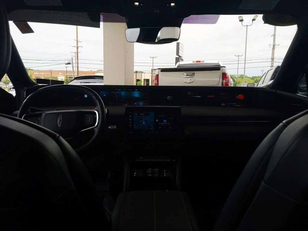 Certified 2025 Lincoln Nautilus Premier w/ Jet Appearance Package AWD/4WD image 12