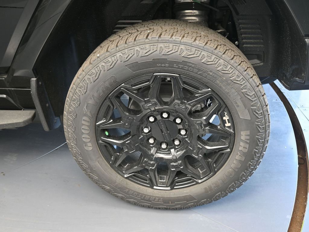 New 2025 GMC Hummer EV 2X image 13